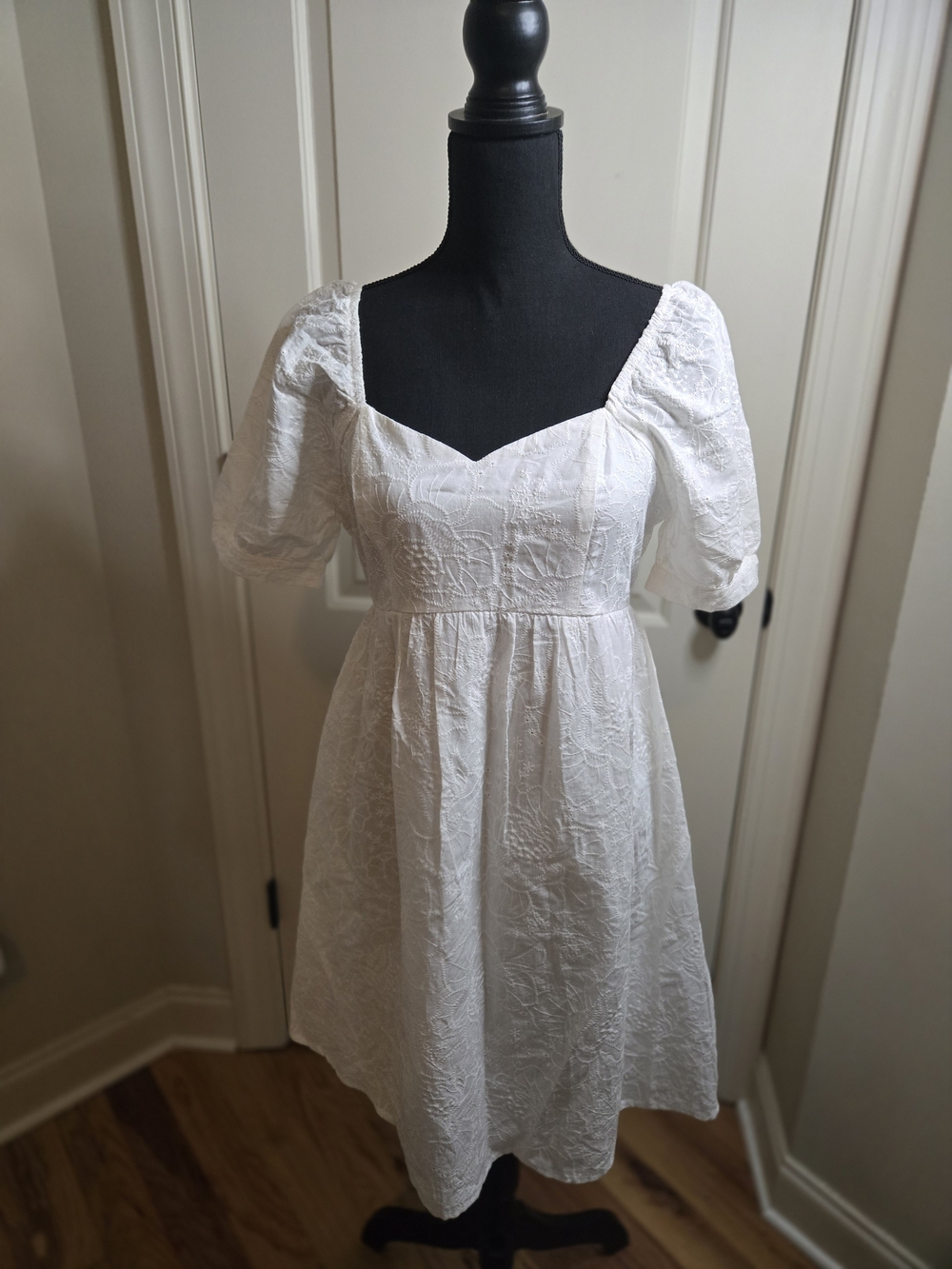Andree by Unit White Embroidered Cotton Puff Sleeve Dress NWT S/6